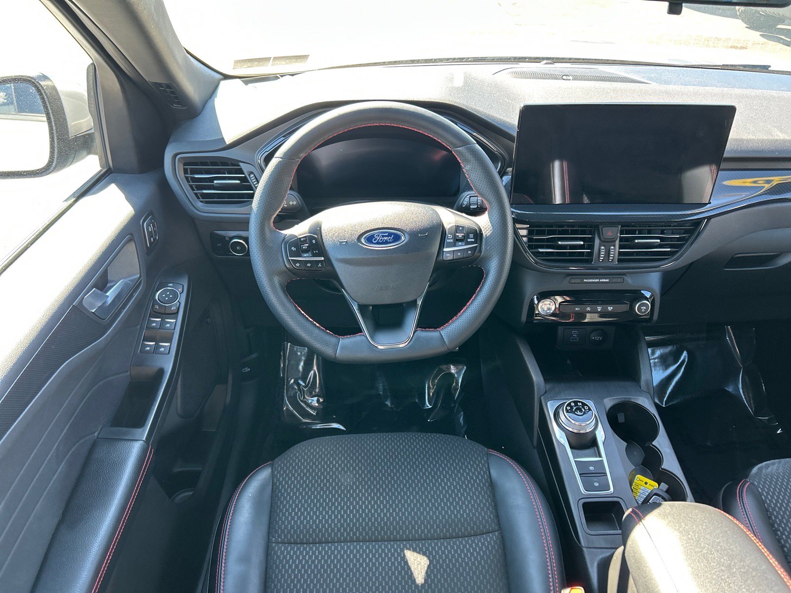 Certified 2023 Ford Escape ST-Line Select w/ Tech Pack #2 image 2