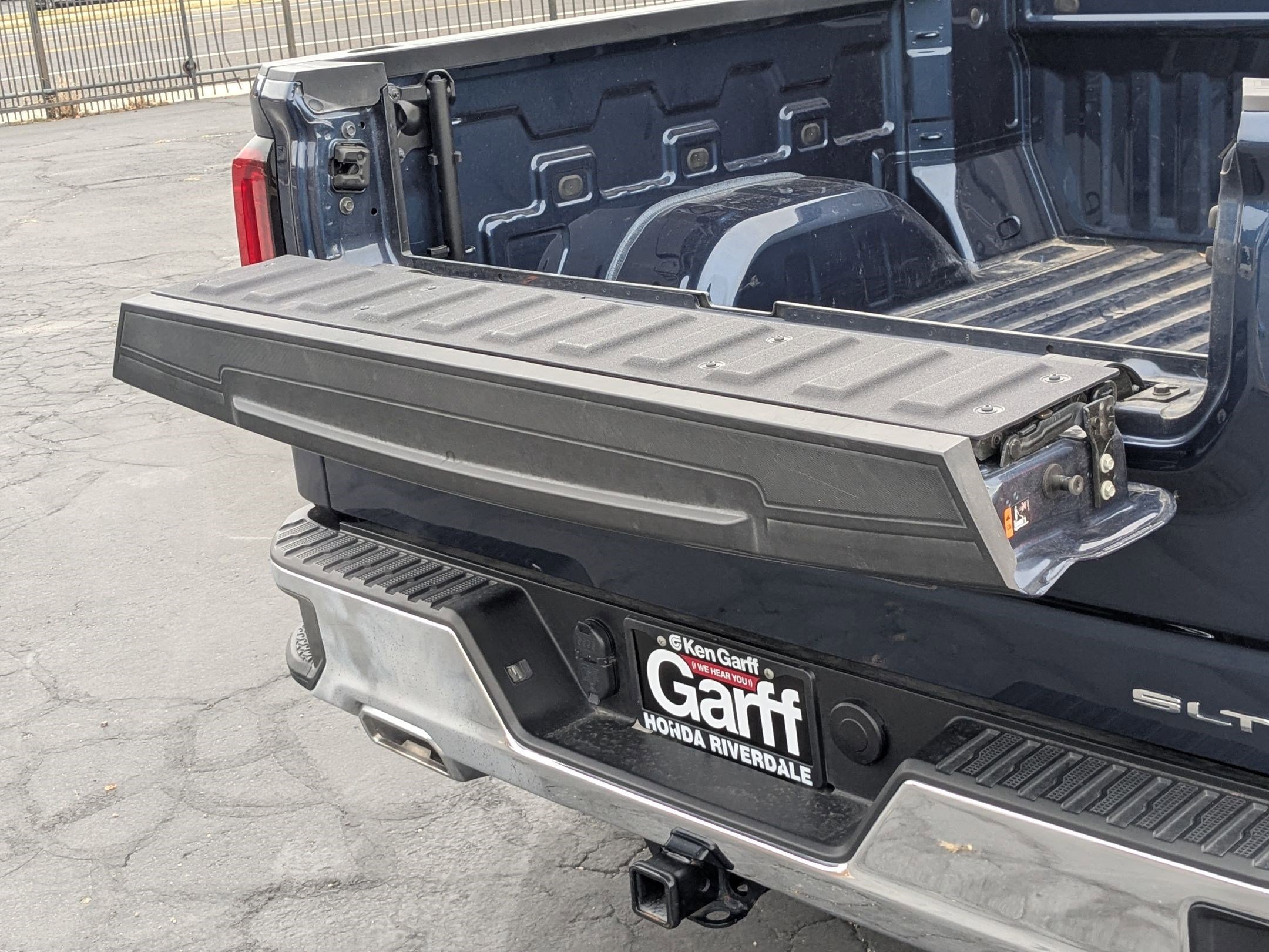 Used 2022 GMC Sierra 1500 SLT w/ SLT Convenience Package image 32