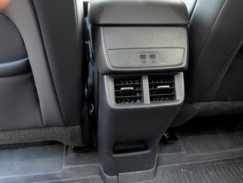 New 2027 Chevrolet Equinox LT w/ Convenience Package II FWD image 6