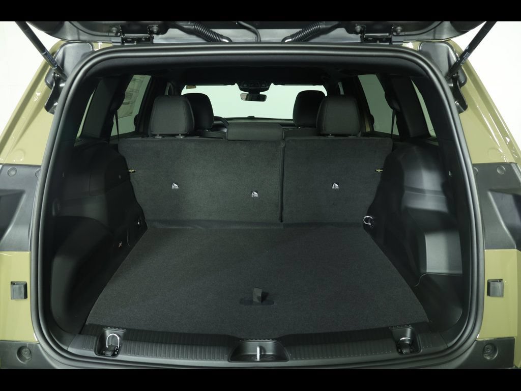 New 2026 Jeep Cherokee Laredo AWD/4WD image 11