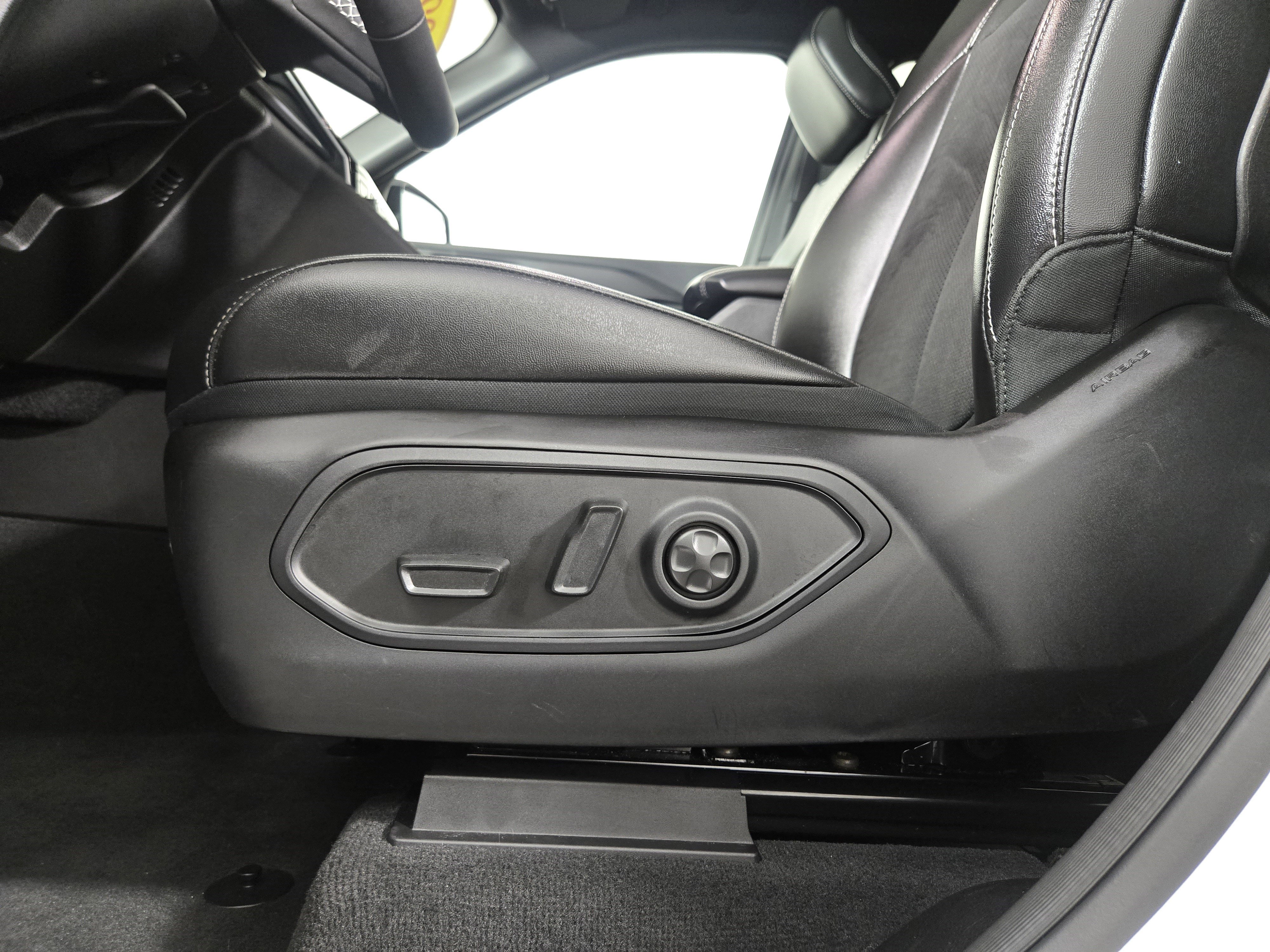 Certified 2024 Jeep Grand Cherokee L Altitude image 34