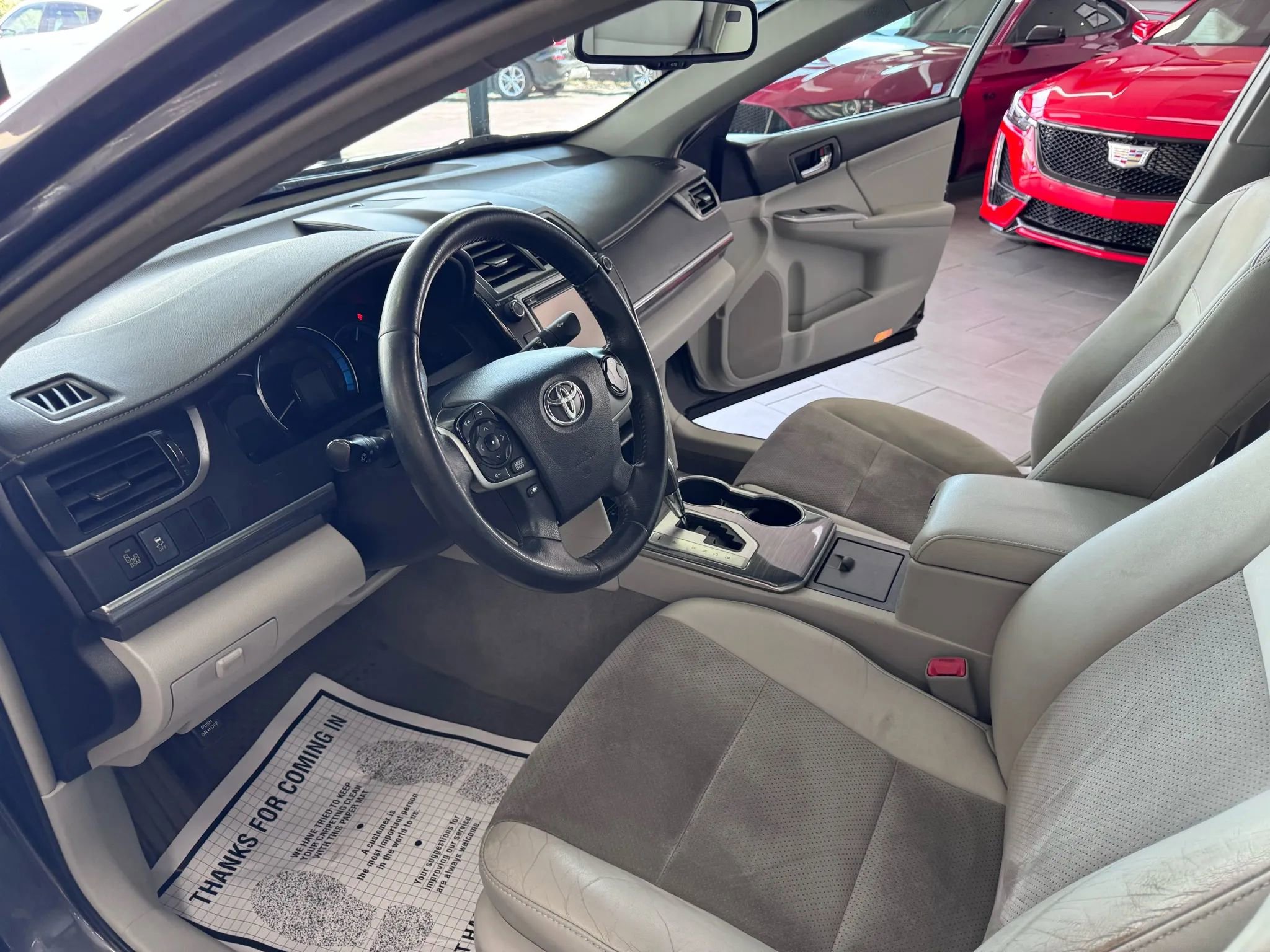 Used 2014 Toyota Camry XLE image 9