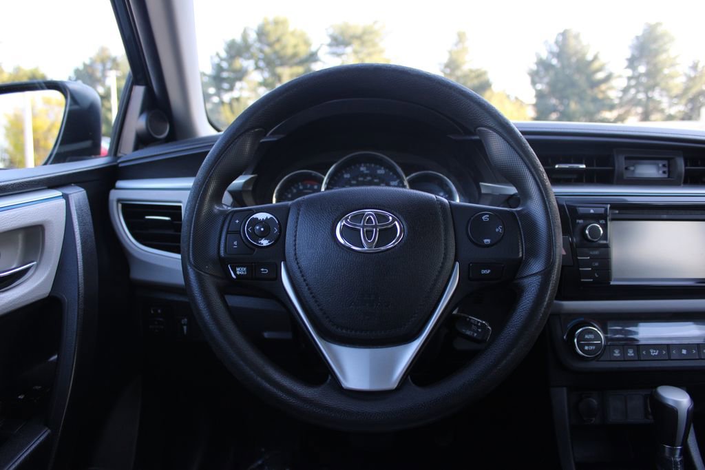 Used 2016 Toyota Corolla LE image 17