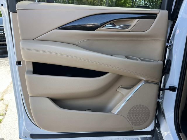 Used 2018 Cadillac Escalade ESV Platinum AWD/4WD image 25
