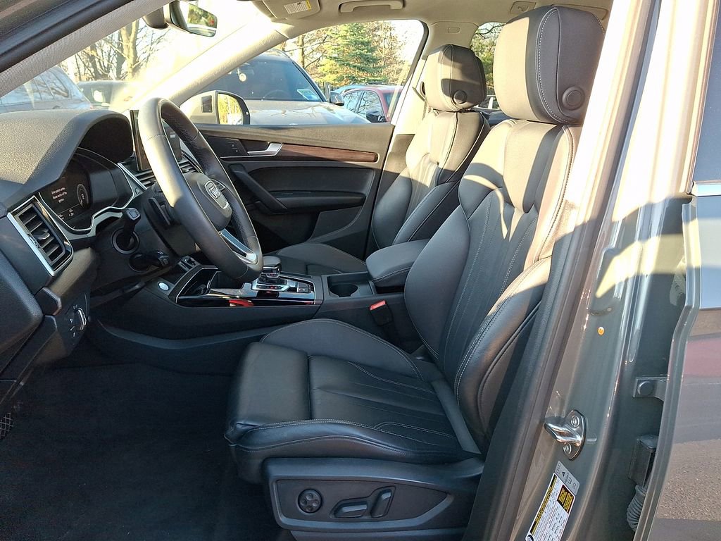 Used 2023 Audi Q5 e Premium w/ Convenience Package AWD/4WD image 10