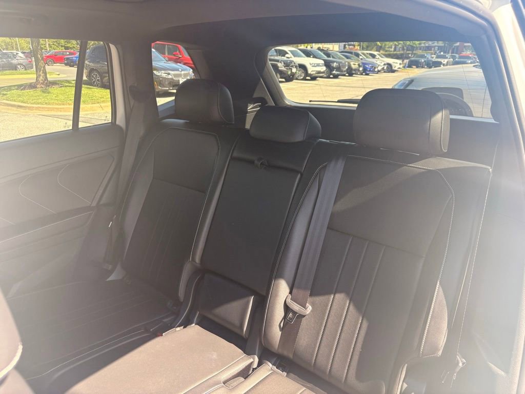 Used 2022 Volkswagen Tiguan SE R-Line AWD/4WD image 19