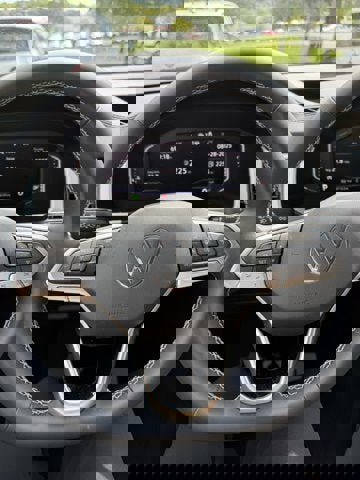 Certified 2022 Volkswagen Atlas SE image 21