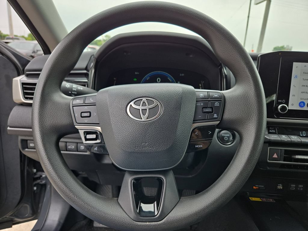 Used 2025 Toyota Camry LE FWD image 22