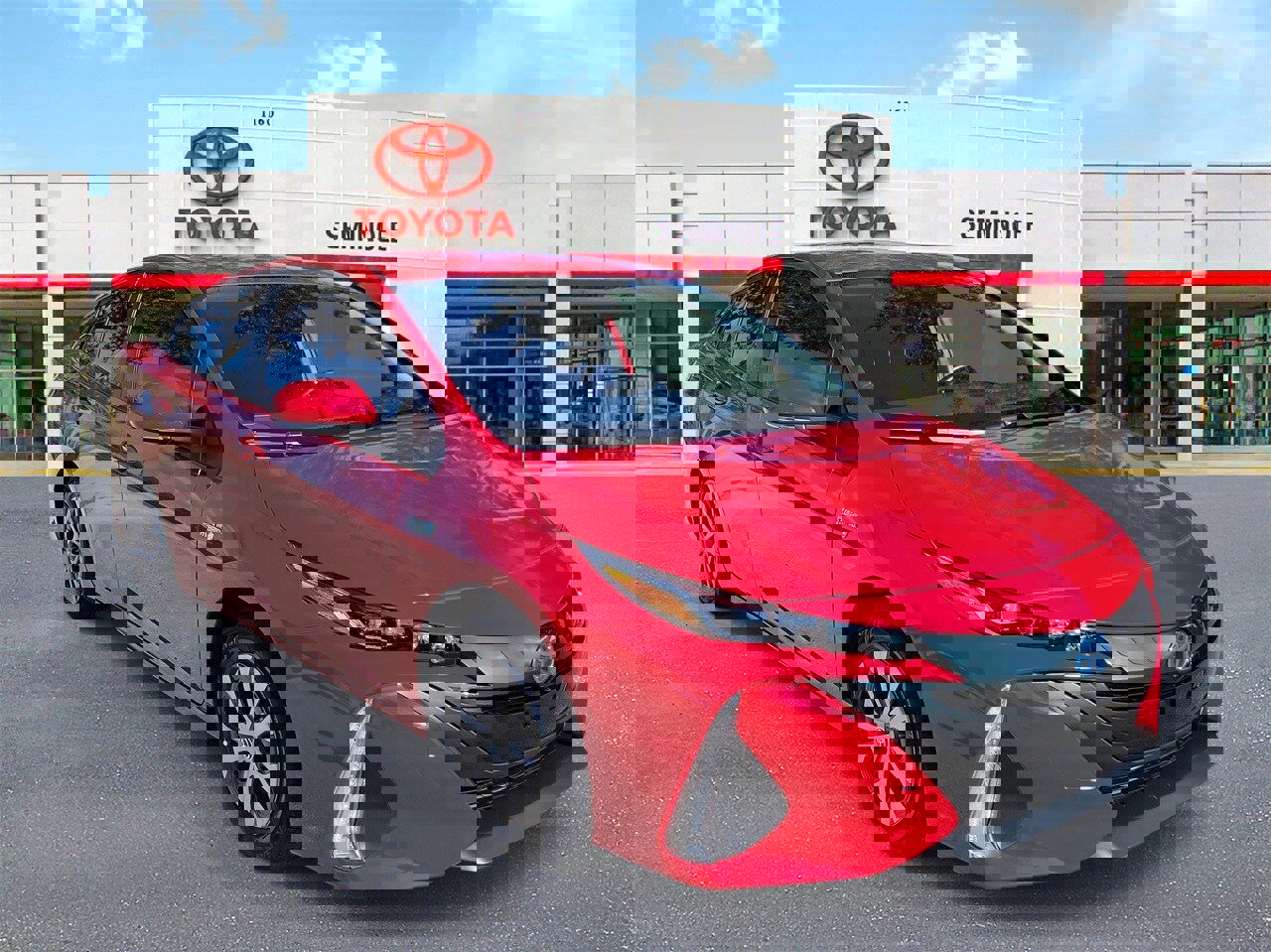 Used 2022 Toyota Prius Prime LE image 2