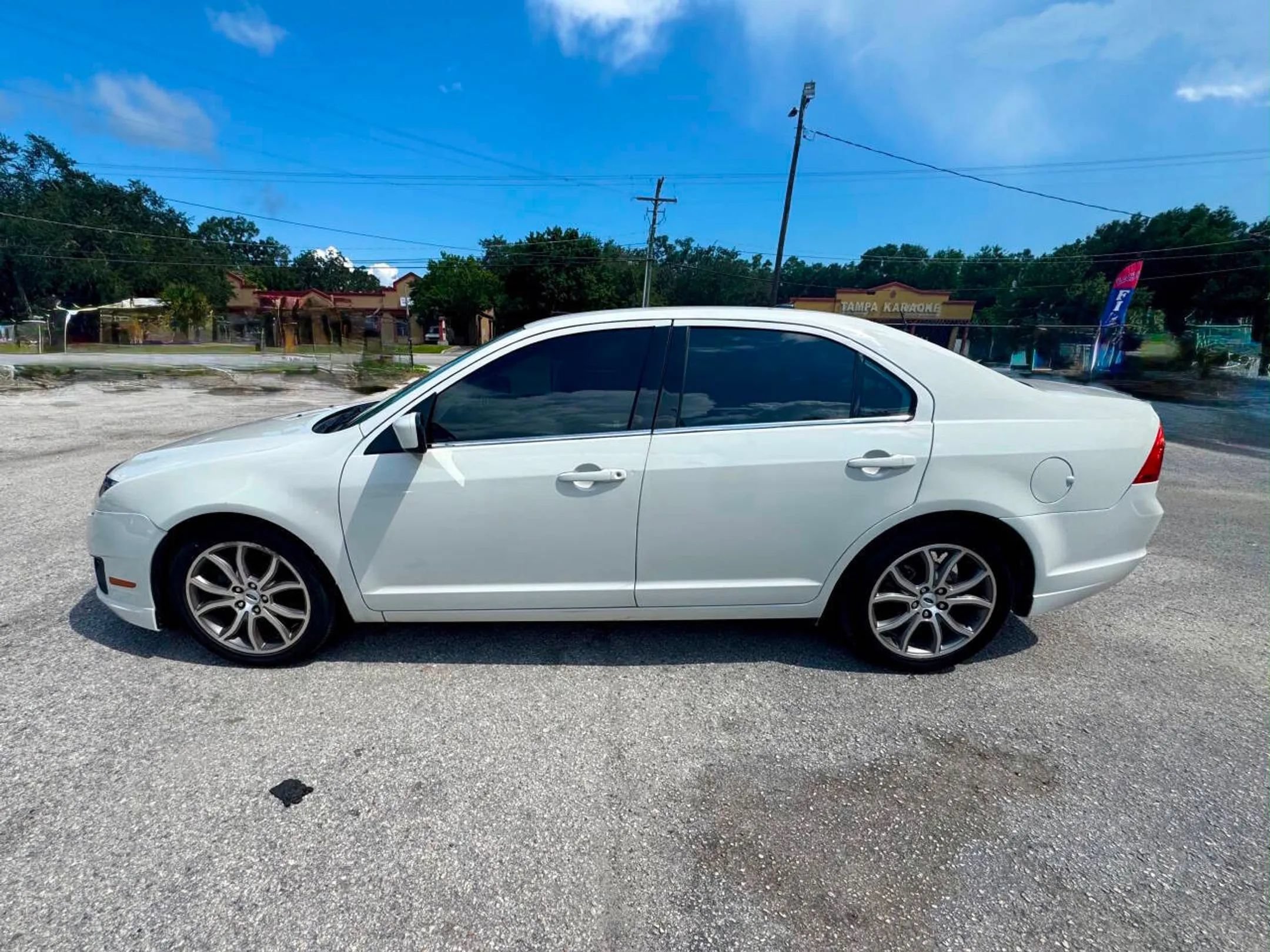 Used 2011 Ford Fusion SE w/ 201A Rapid Spec Order Code FWD image 12
