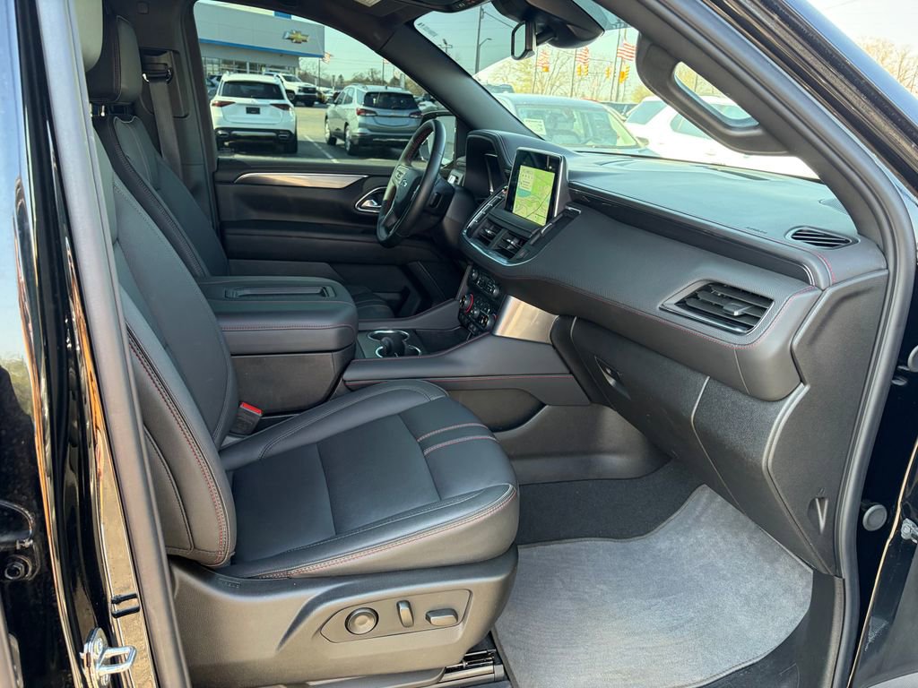 Used 2024 Chevrolet Tahoe RST w/ RST Performance Edition AWD/4WD image 32