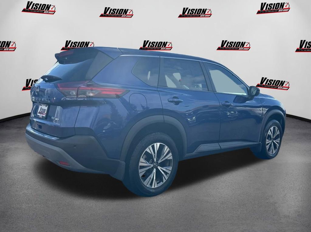Used 2022 Nissan Rogue SV image 5