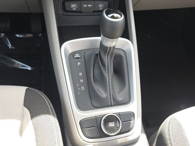 Certified 2024 Hyundai Venue SEL FWD image 14