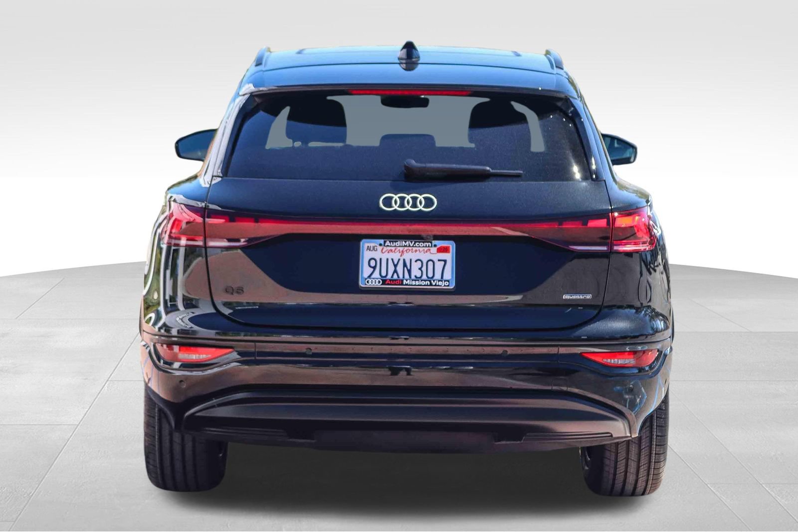 Certified 2025 Audi Q6 e-tron Premium w/ Convenience Package AWD/4WD image 7