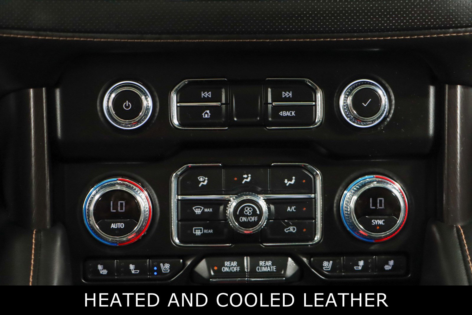 Used 2024 GMC Yukon AT4 w/ Technology Package image 21