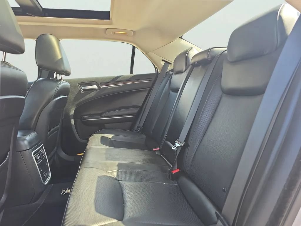 Used 2020 Chrysler 300 Limited RWD image 11
