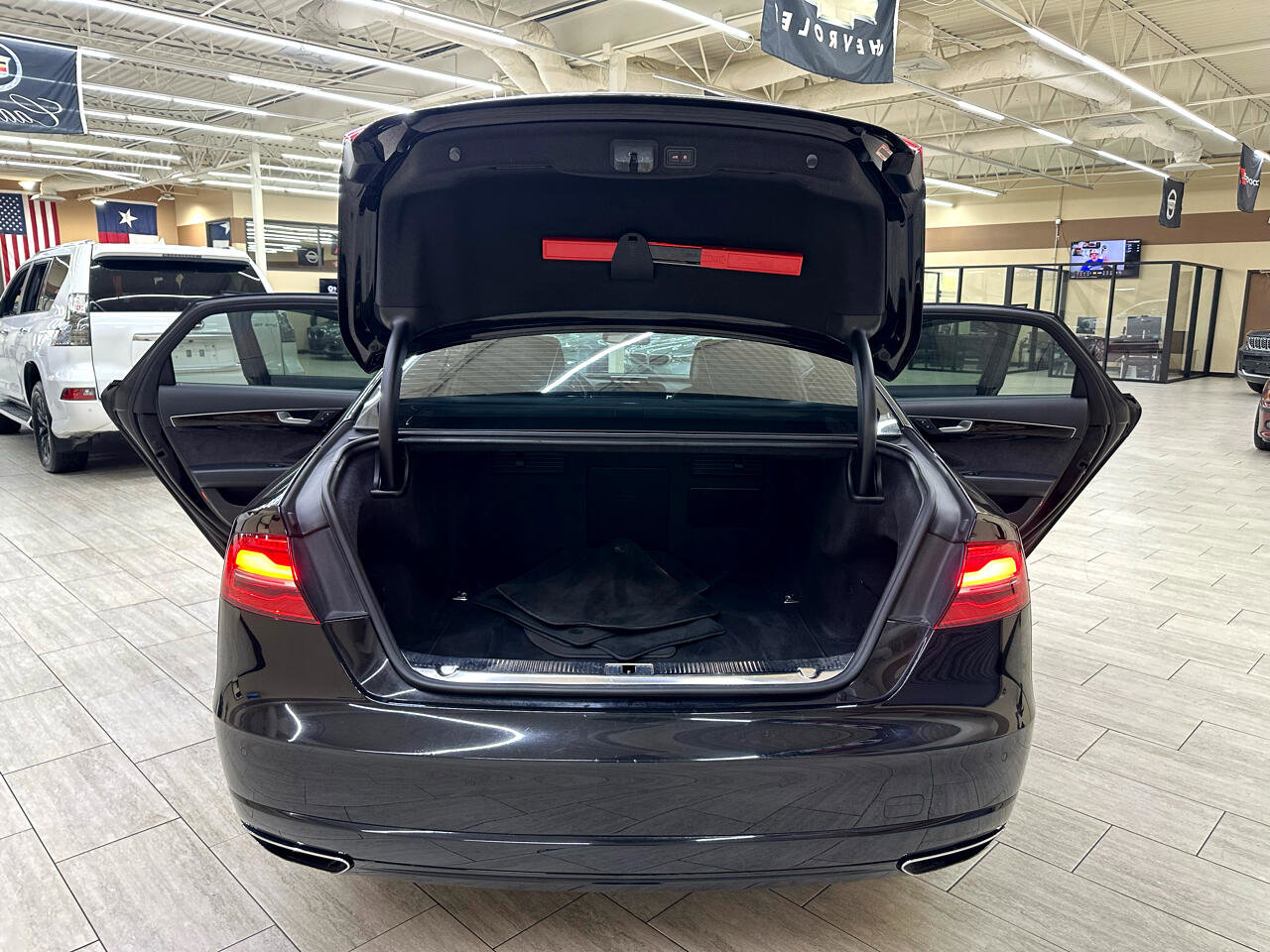 Used 2017 Audi A8 L 3.0T w/ Executive Package image 10