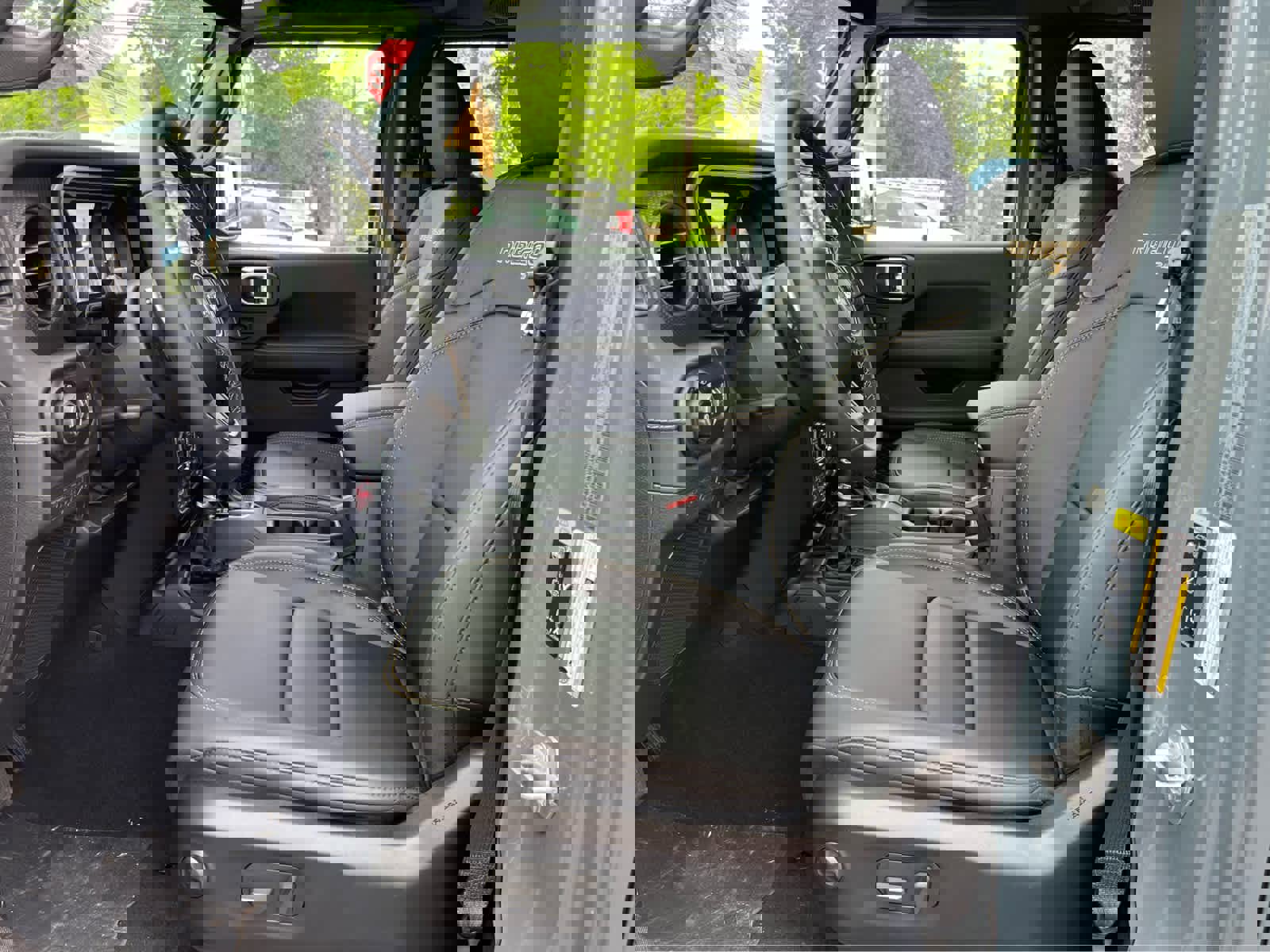 New 2025 Jeep Wrangler Unlimited Rubicon 392 image 17