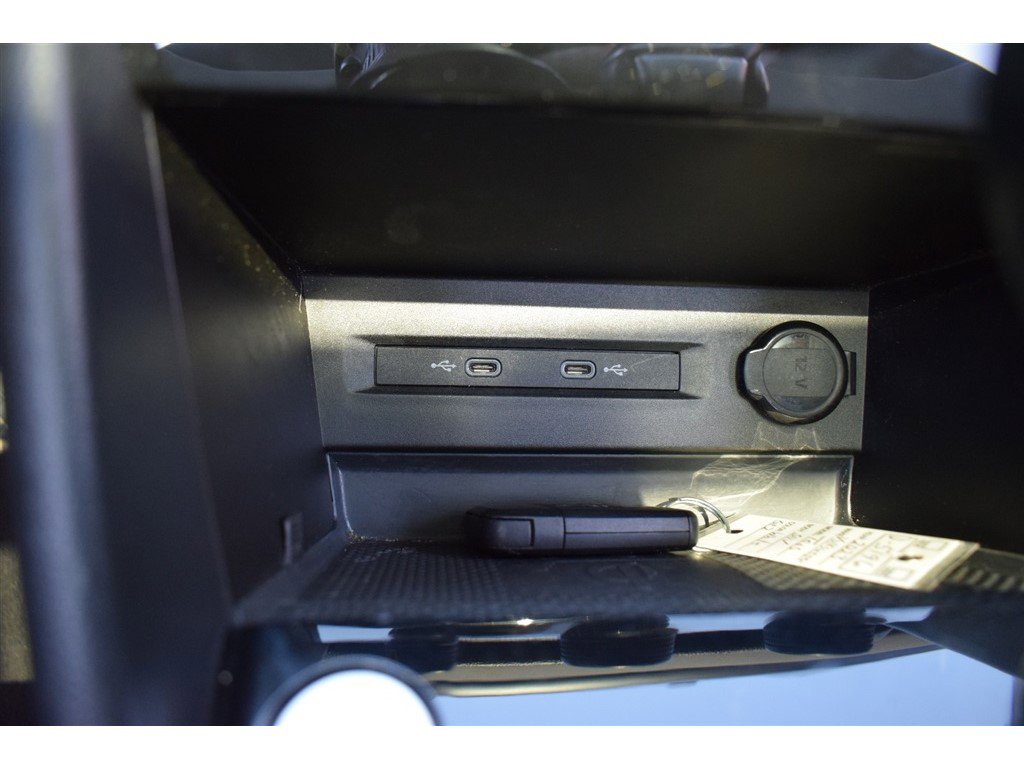 Used 2023 Volkswagen Taos SE w/ Panoramic Sunroof Package image 29
