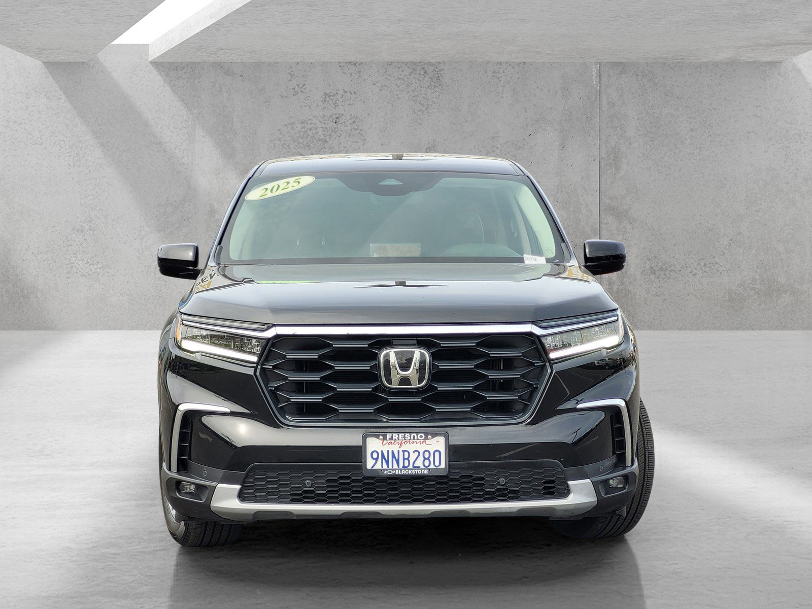 Used 2025 Honda Pilot EX-L image 2