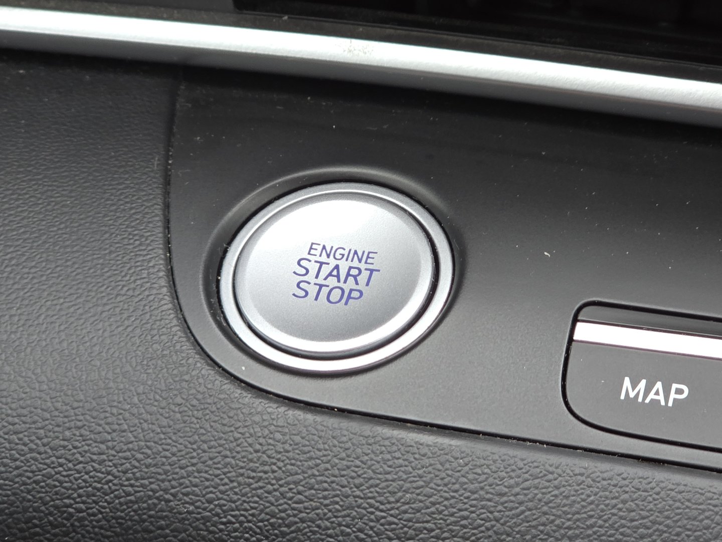 Used 2023 Hyundai Elantra SEL w/ Convenience Package FWD image 11