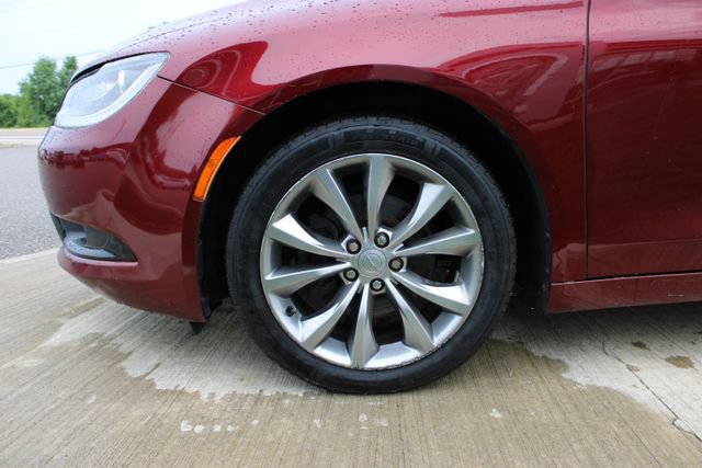 Used 2015 Chrysler 200 S FWD image 23