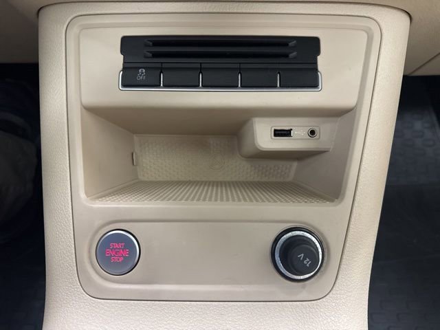 Used 2016 Volkswagen Tiguan SE image 17