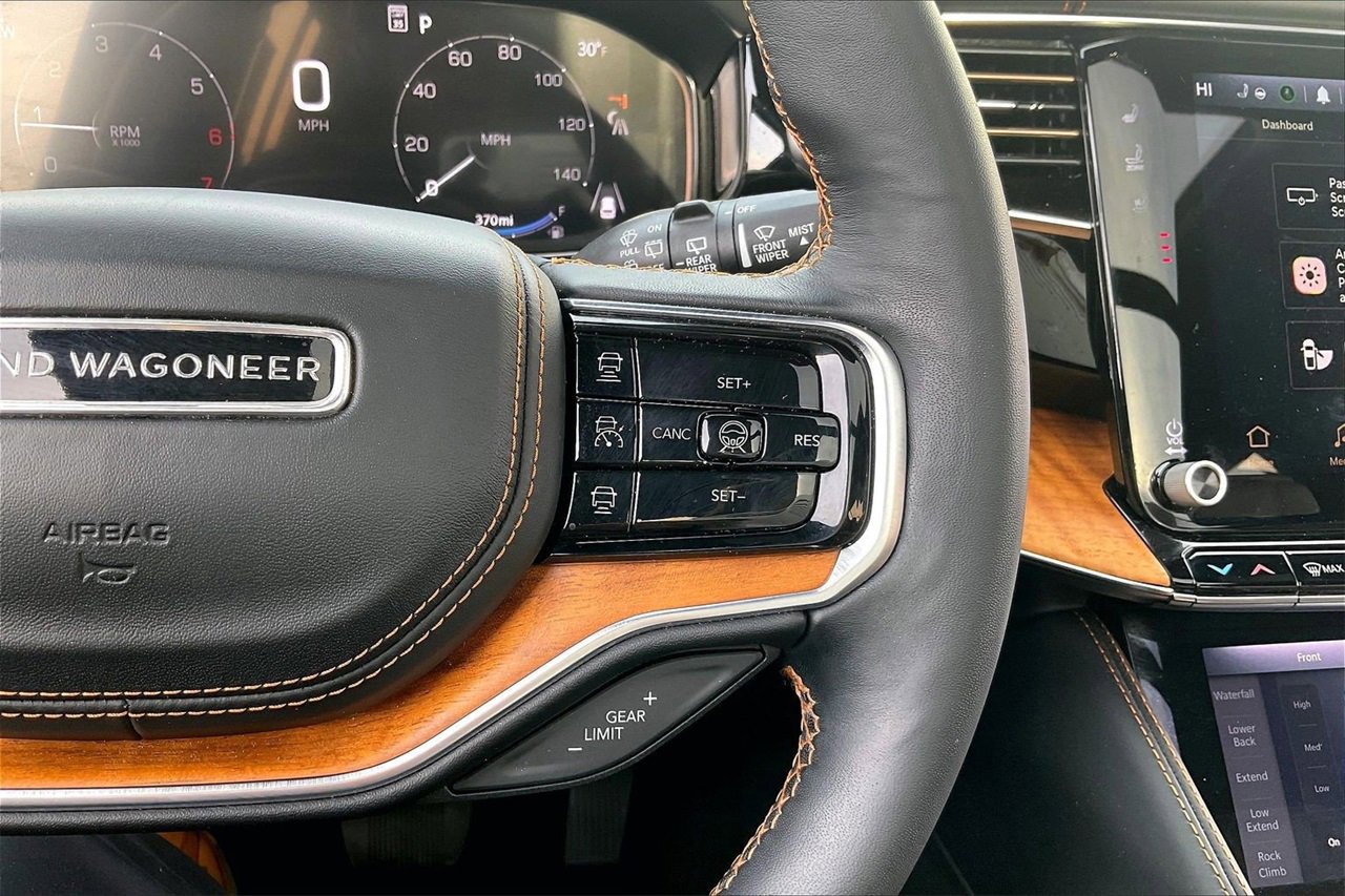 Used 2024 Jeep Grand Wagoneer Series III w/ HD Trailer Tow Package image 33