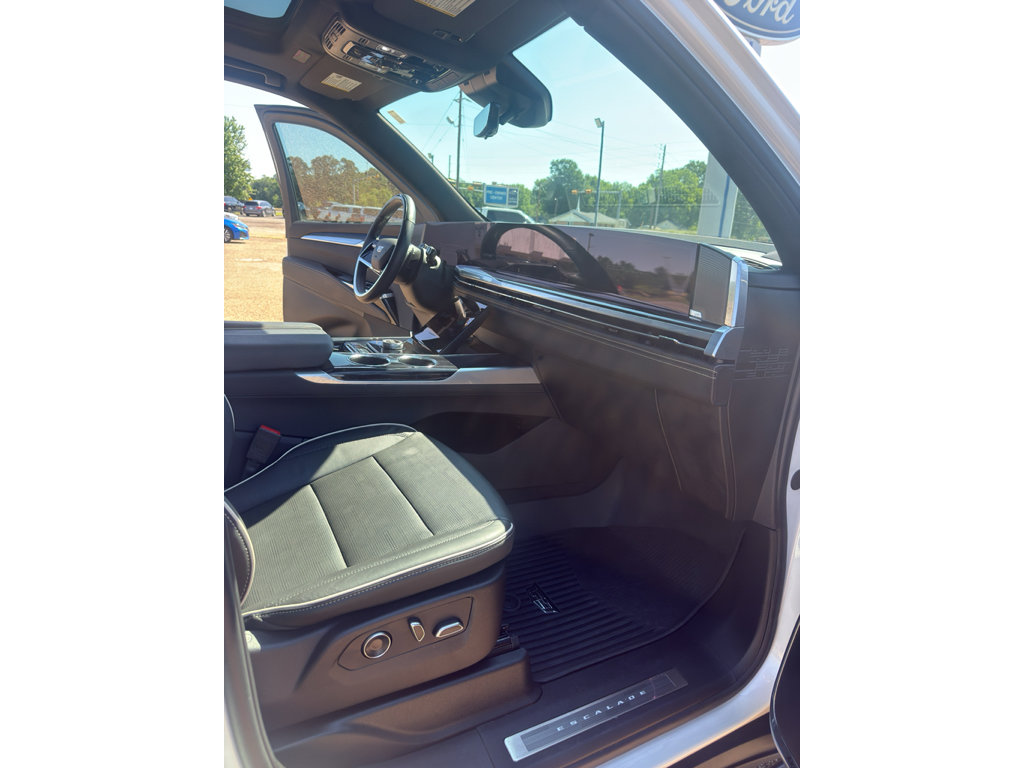 Used 2025 Cadillac Escalade Sport w/ Touring Package AWD/4WD image 39