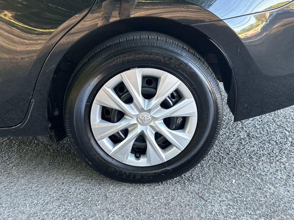 Used 2015 Toyota Corolla L FWD image 11