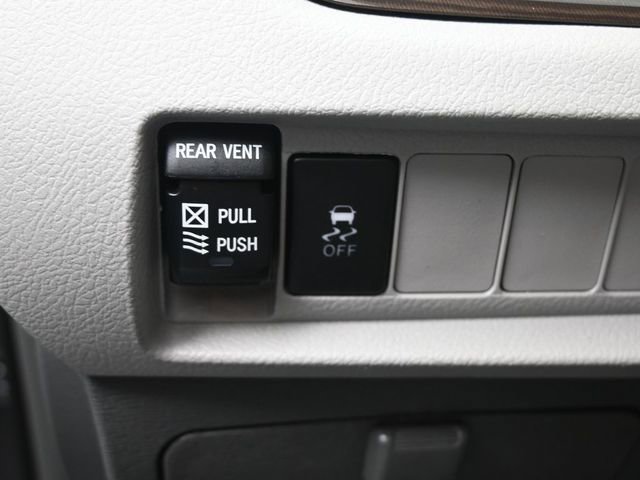 Used 2018 Toyota Sienna XLE FWD image 21