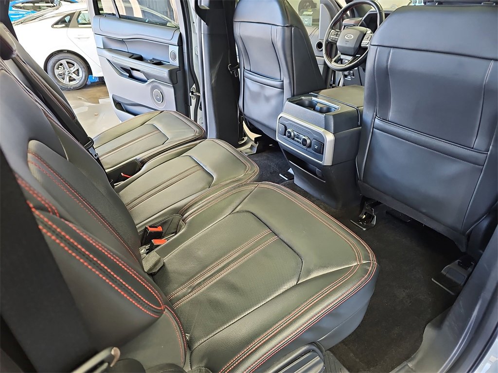 Used 2022 Ford Expedition Max Limited image 11