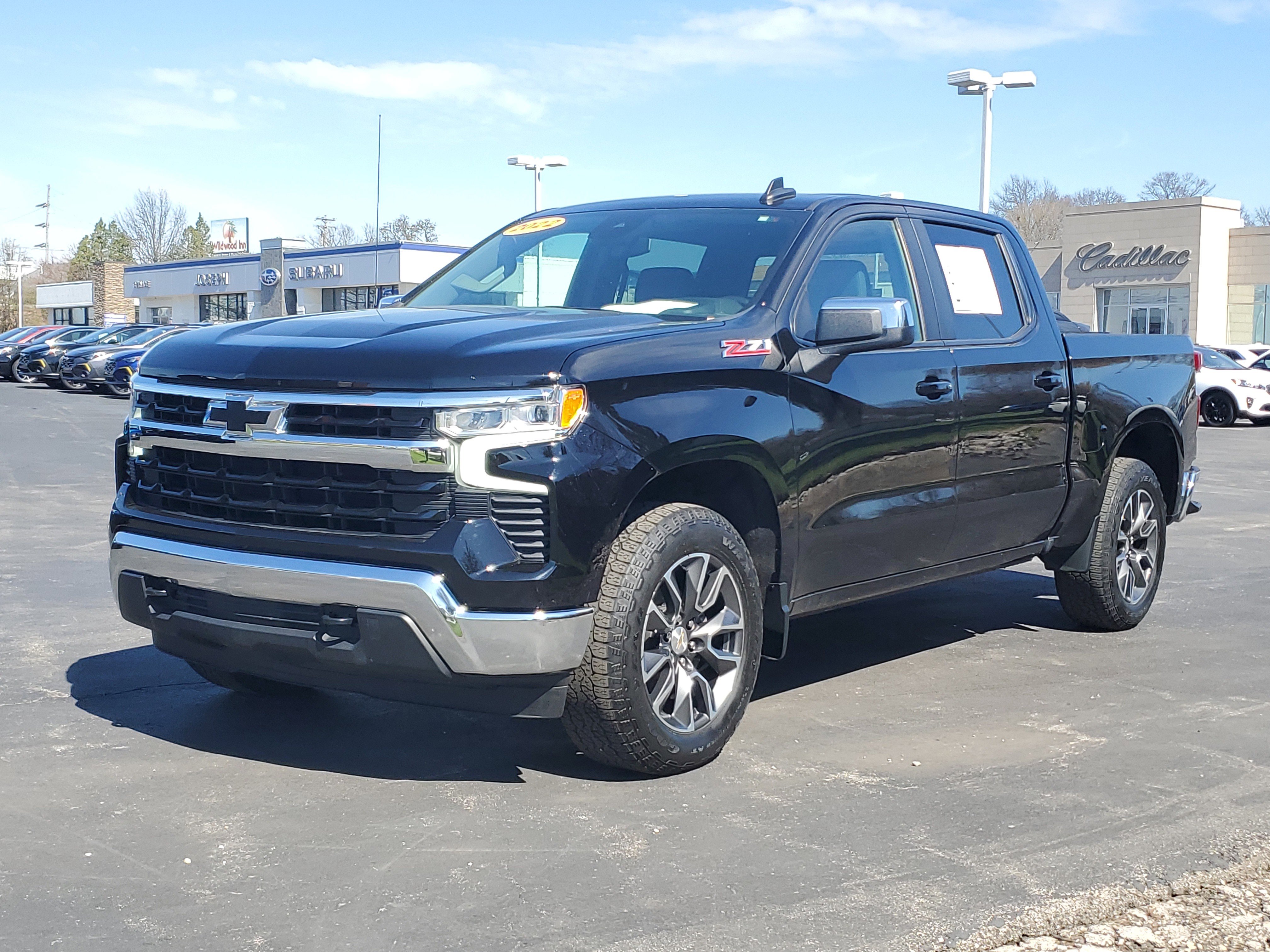 Used 2022 Chevrolet Silverado 1500 LT w/ Z71 Off-Road Package AWD/4WD image 30