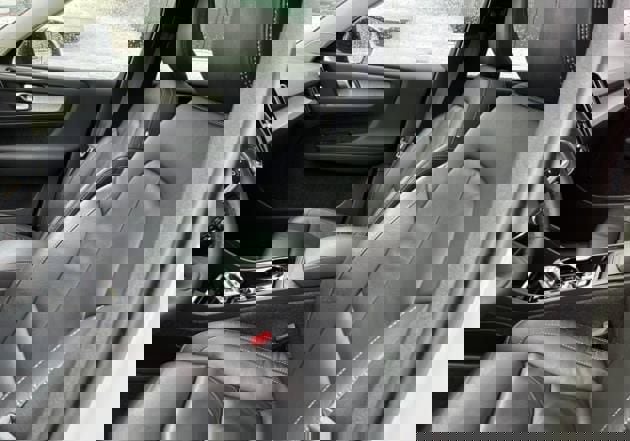 Used 2023 Volvo XC40 B5 Plus w/ Protection Package Premier image 9