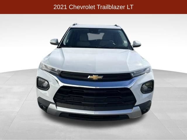 Used 2021 Chevrolet TrailBlazer LT FWD image 2