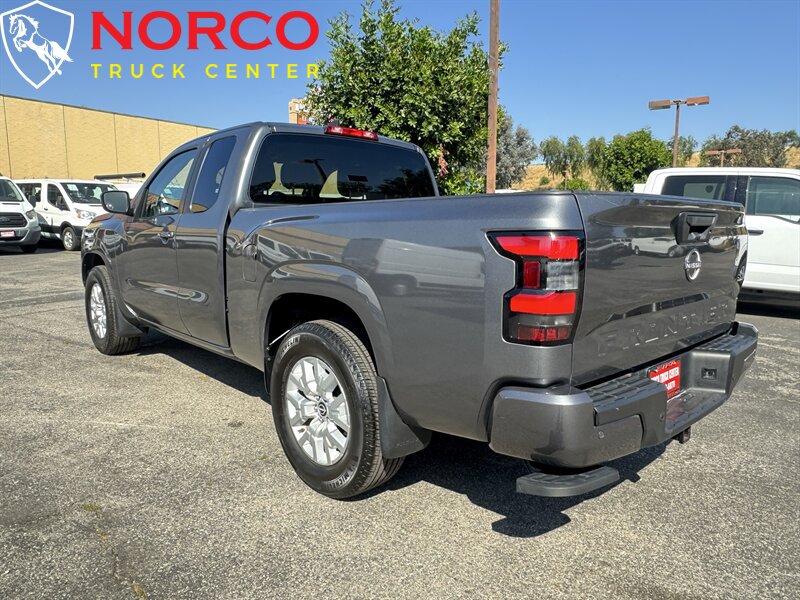 Used 2023 Nissan Frontier SV w/ Technology Package RWD image 4