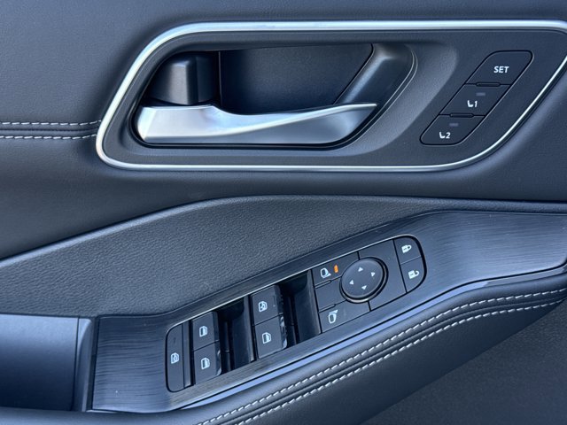 New 2026 Nissan Rogue Platinum AWD/4WD image 17