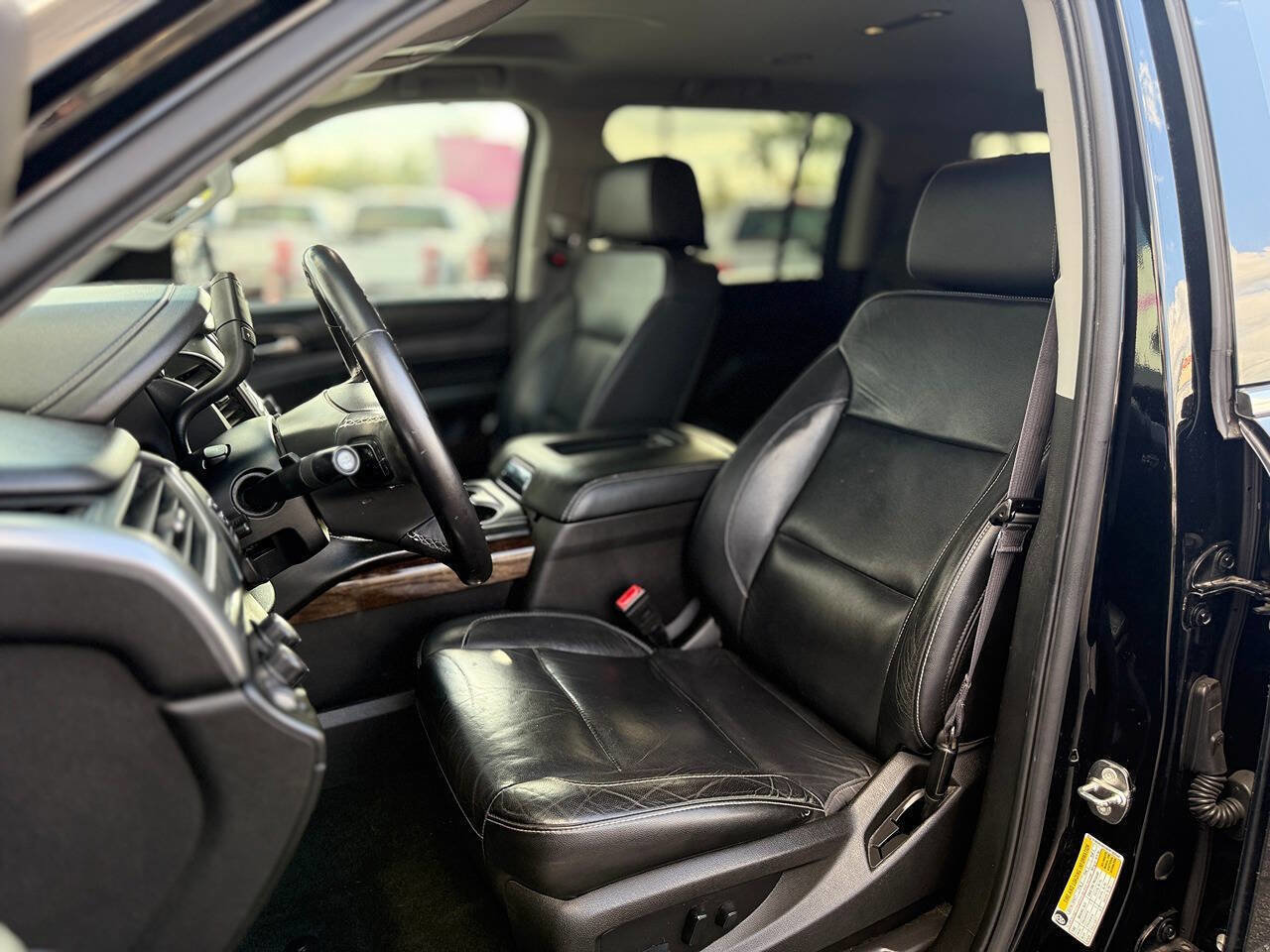 Used 2017 Chevrolet Suburban LT image 15