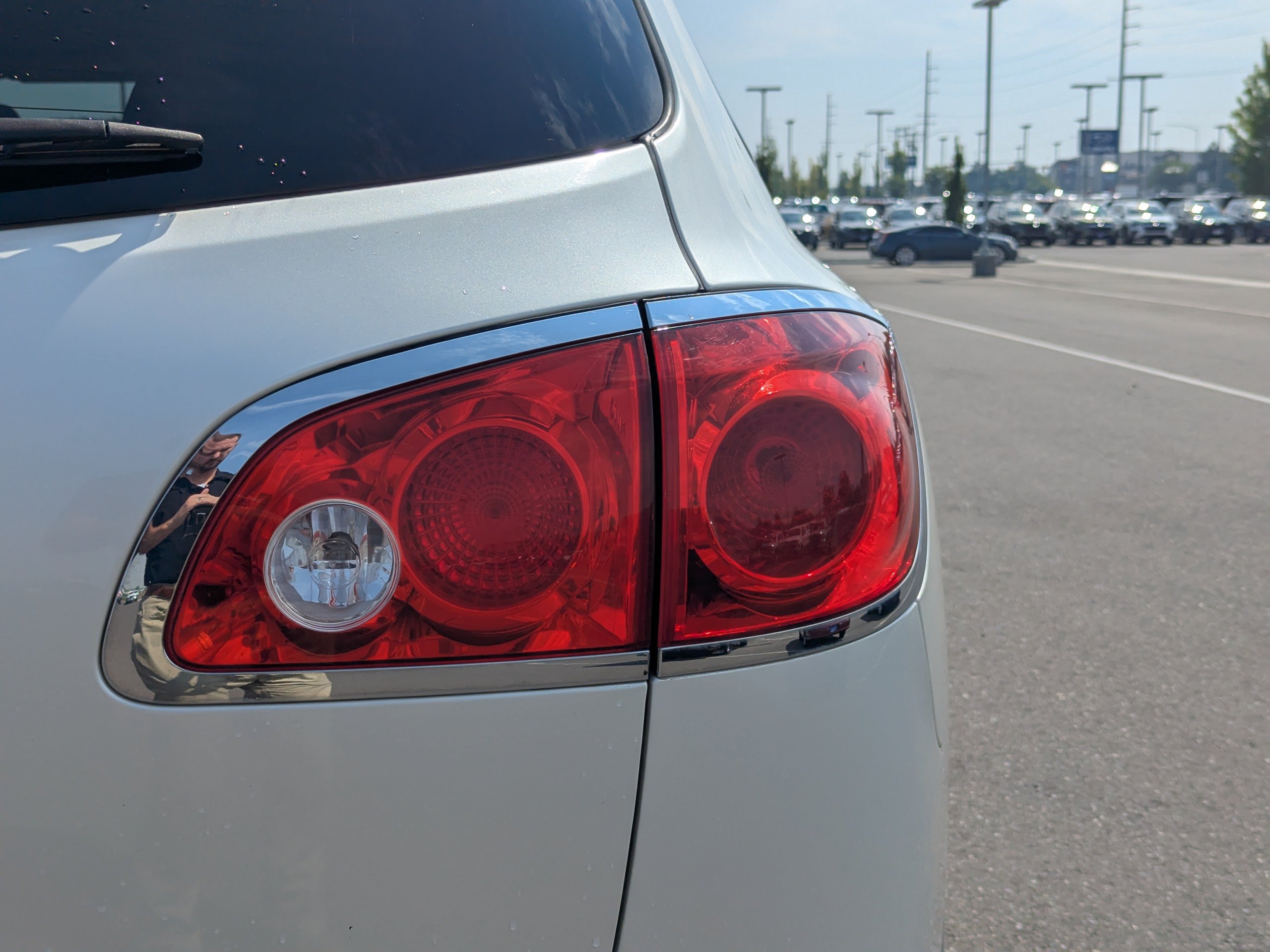 Used 2011 Buick Enclave CXL AWD/4WD image 42