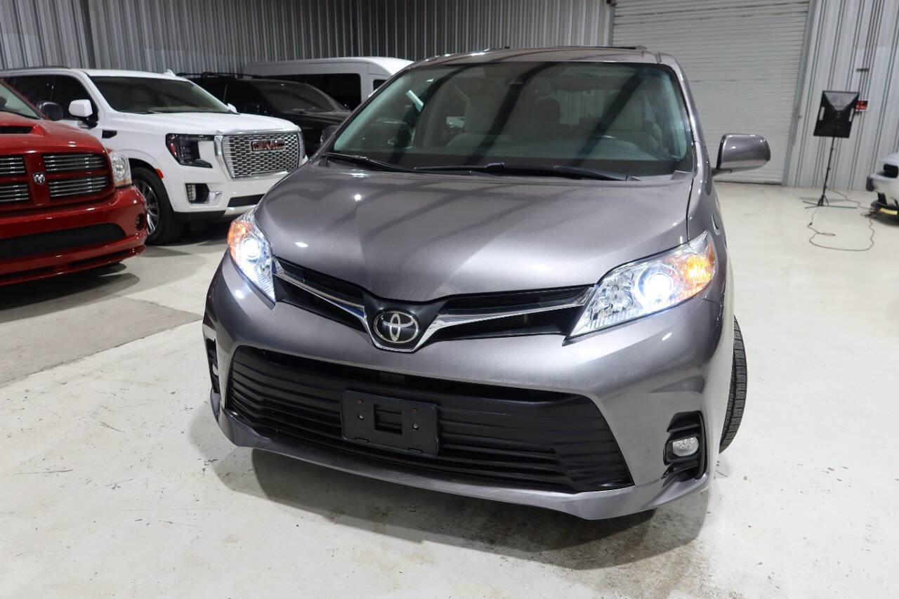 Used 2020 Toyota Sienna LE FWD image 38