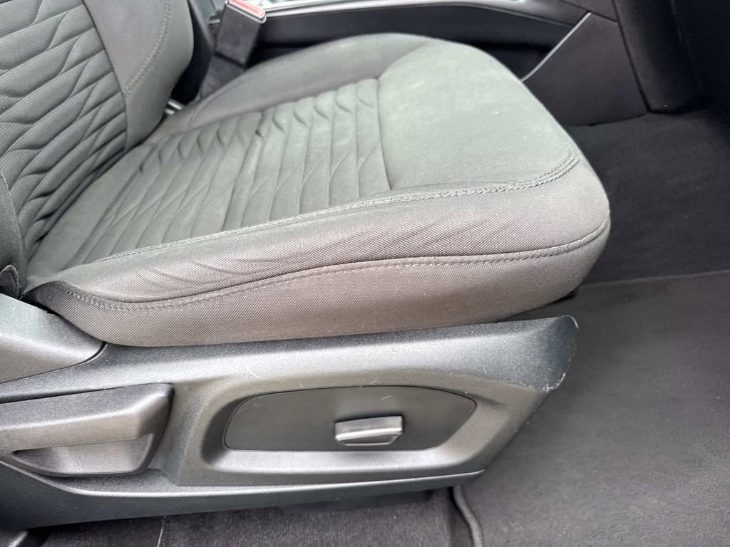 Used 2021 Ford Explorer XLT RWD image 12