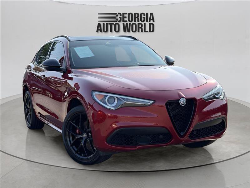 Used 2021 Alfa Romeo Stelvio Ti w/ Premium Package AWD/4WD image 4
