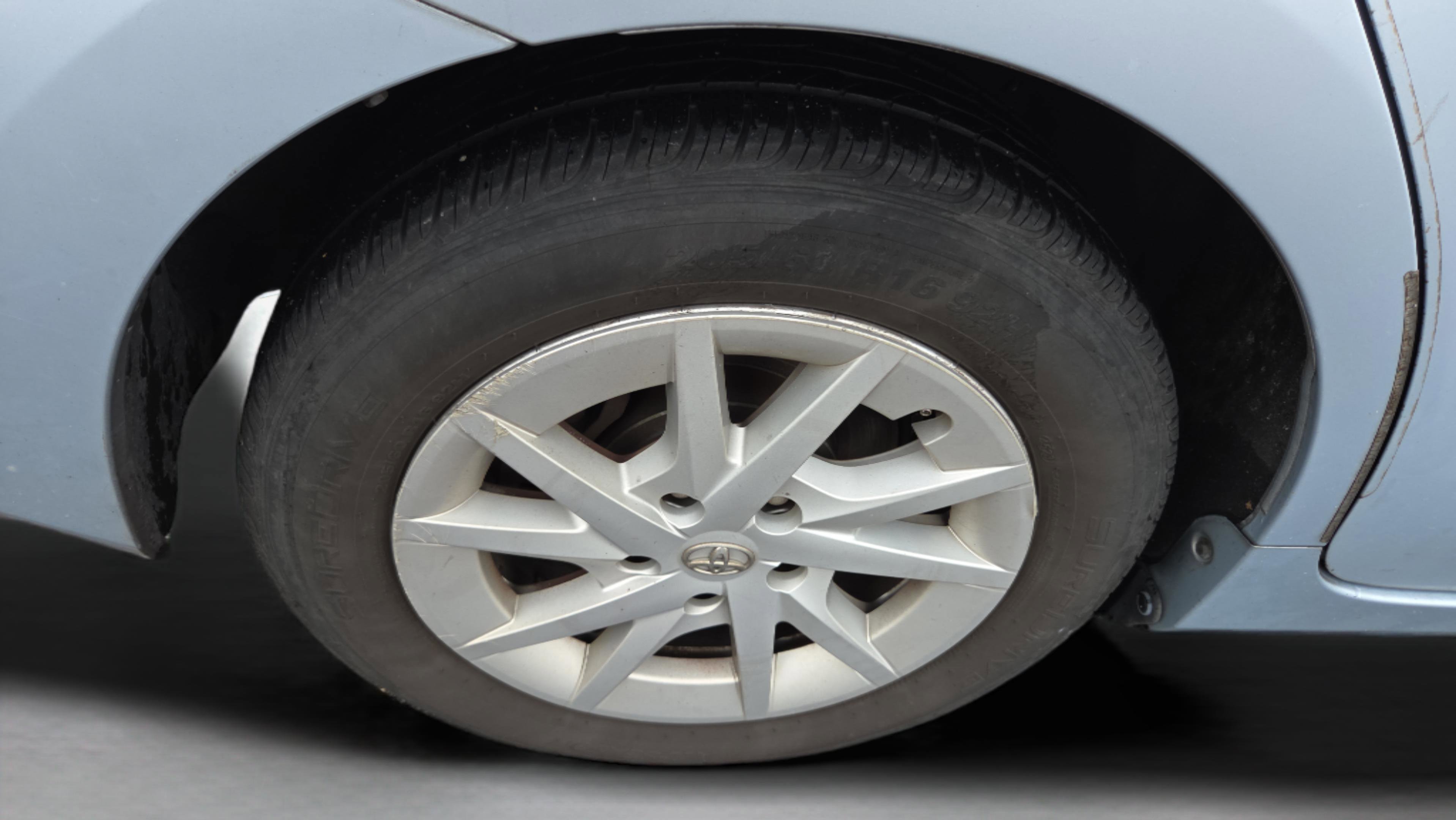 Used 2014 Toyota Prius V Three image 33