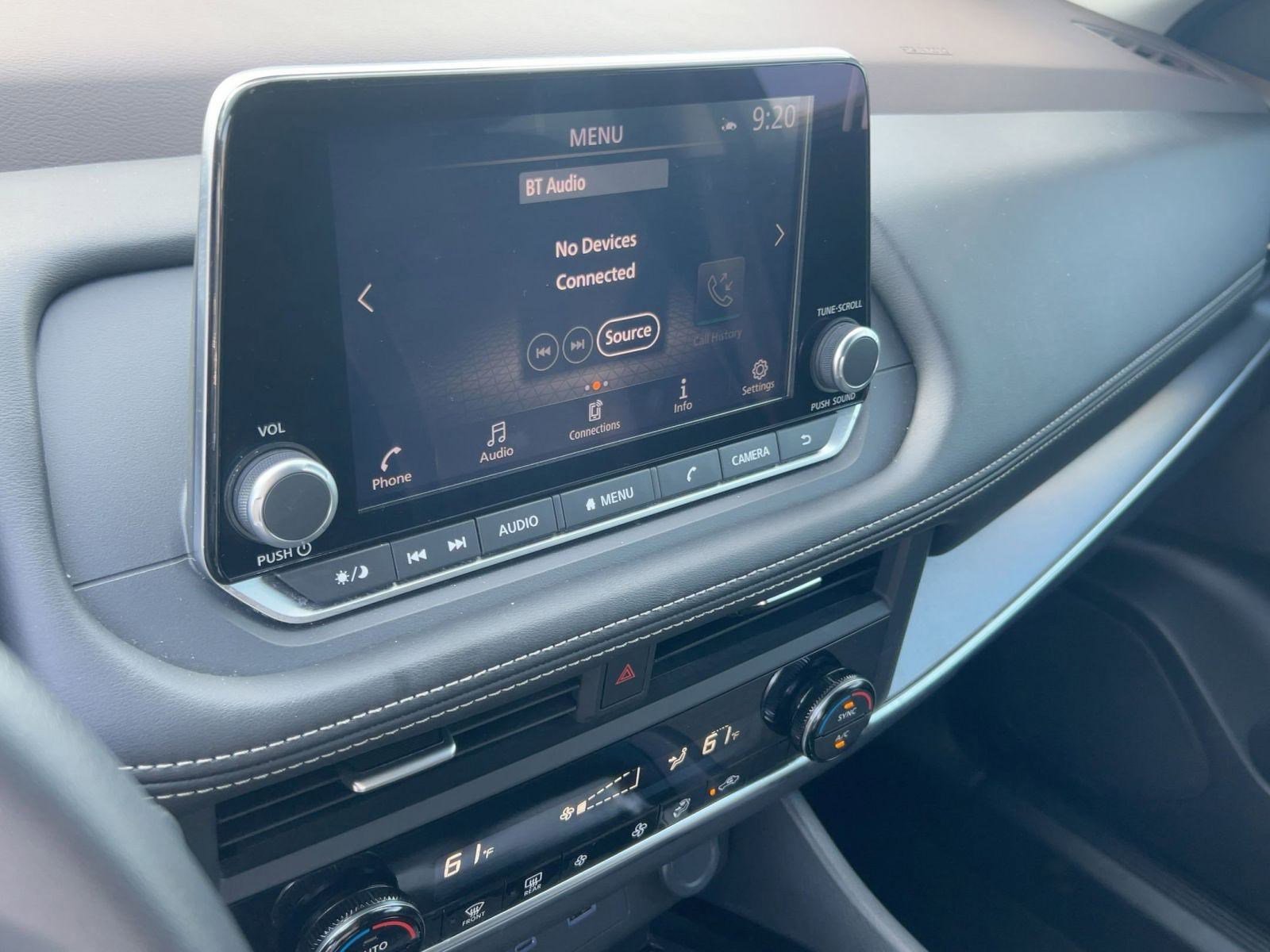 Used 2023 Nissan Rogue SV image 22