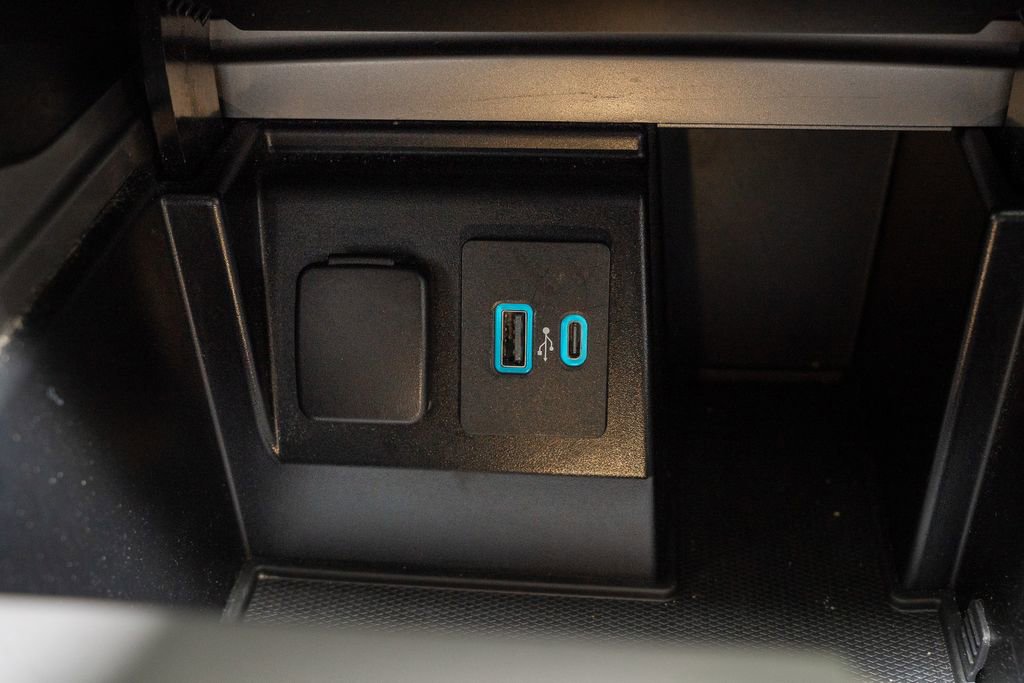 Used 2020 Ford Explorer Limited w/ Class III Trailer Tow Package image 18