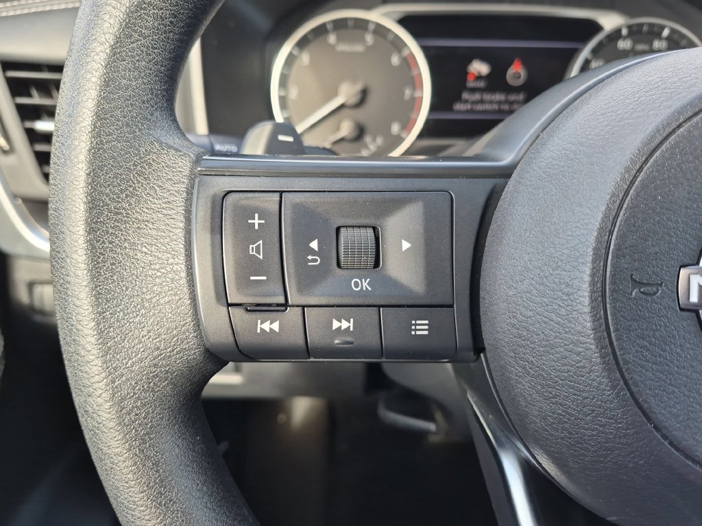 Used 2024 Nissan Rogue SV AWD/4WD image 18