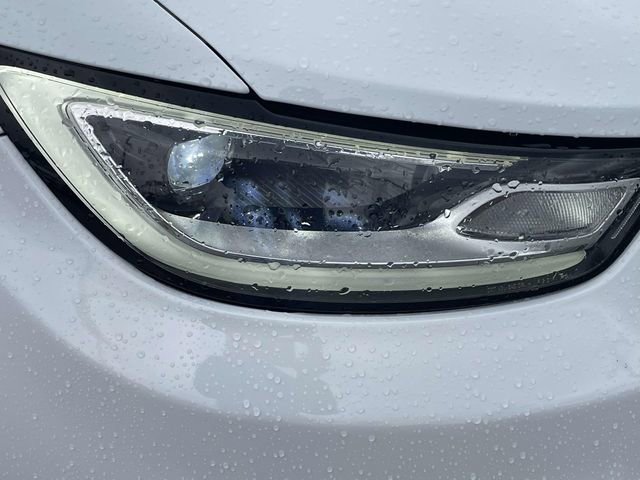 Used 2024 Chrysler Pacifica Touring-L image 13