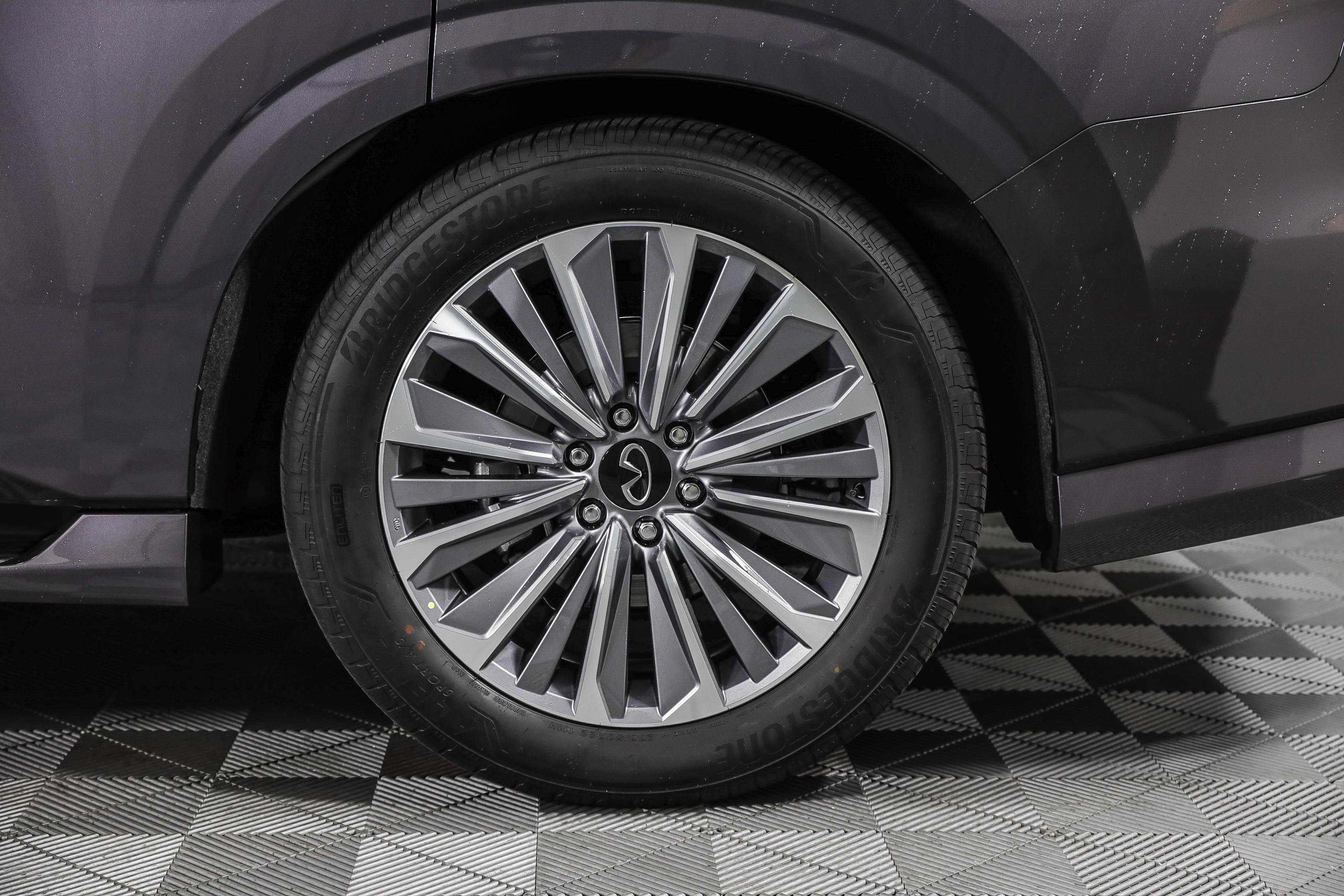 Used 2025 INFINITI QX80 Luxe image 11