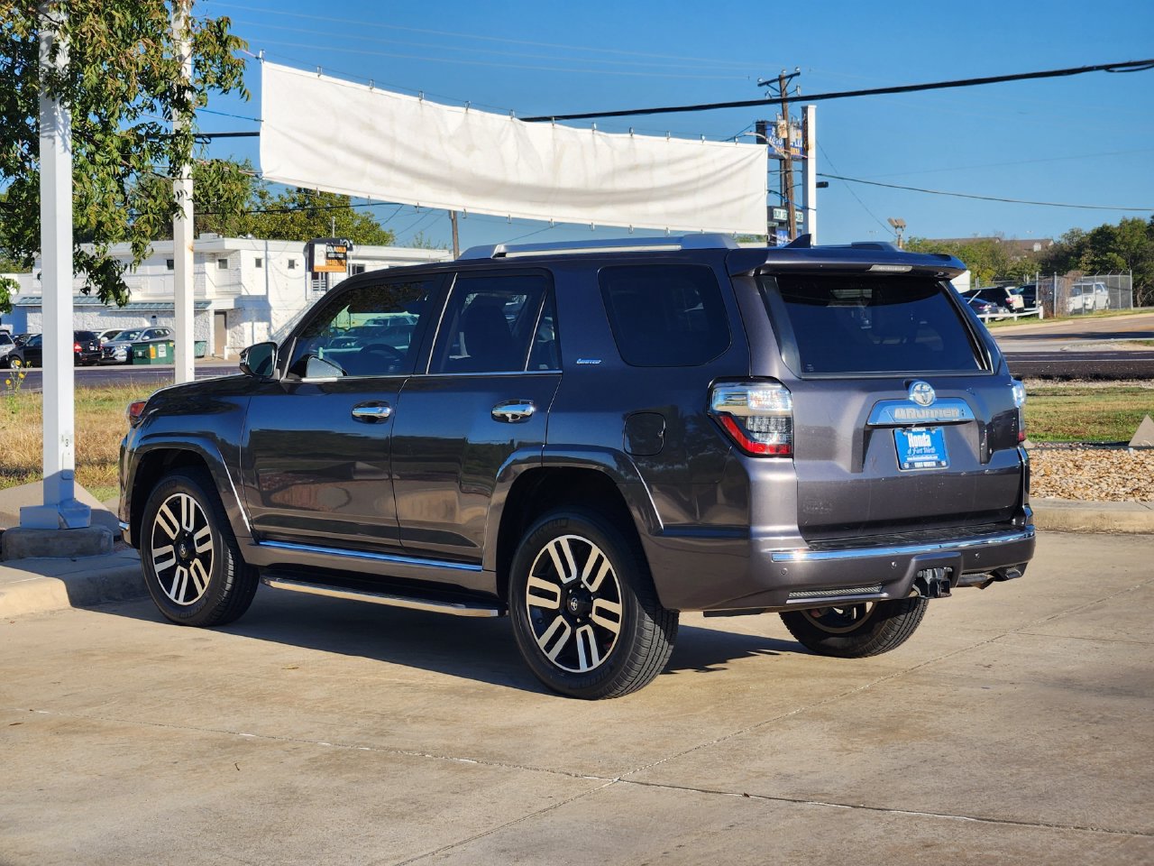 Used 2017 Toyota 4Runner Limited AWD/4WD image 7