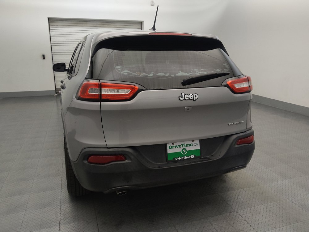 Used 2015 Jeep Cherokee Sport FWD image 6